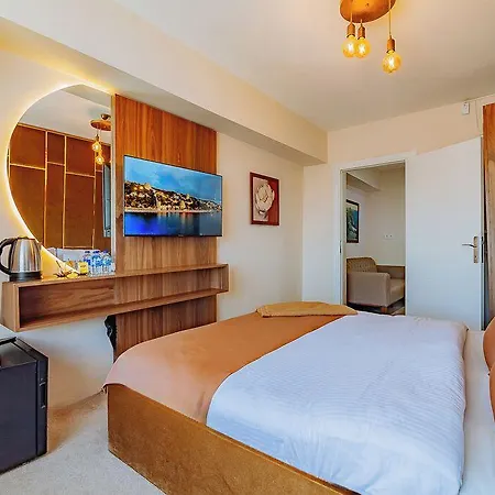 Petra Galata 3*