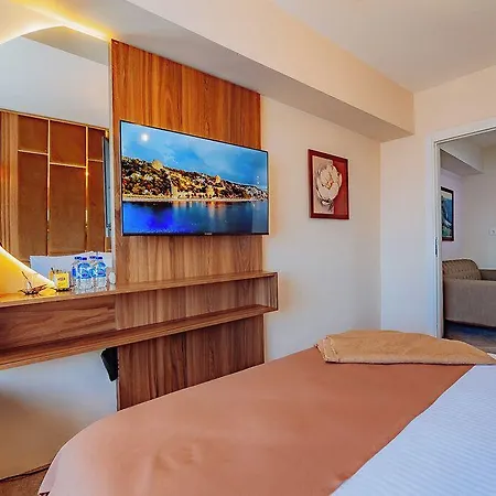 Ali Khan Hotell 3*