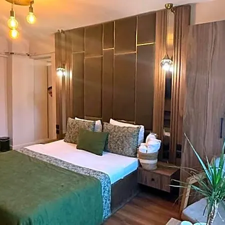 Petra Galata Otel 3*