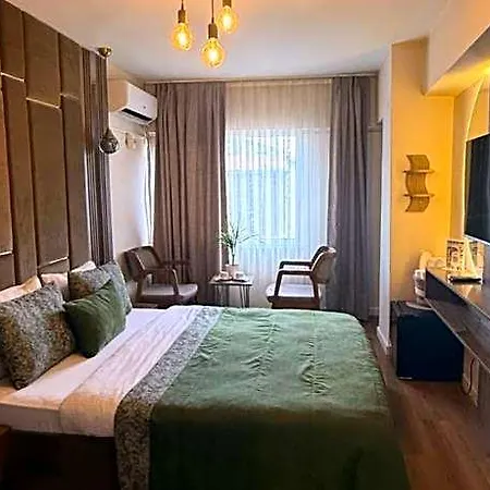 Petra Galata 3*
