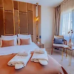 Ali Khan 3*
