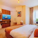 Ali Khan 3*